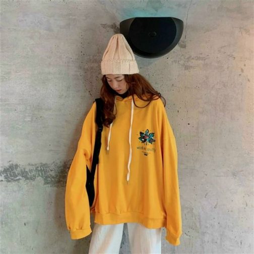 Áo hoodie chất liệu thun nỉ in họa tiết lá phong độc đáo cho các bạn nữ